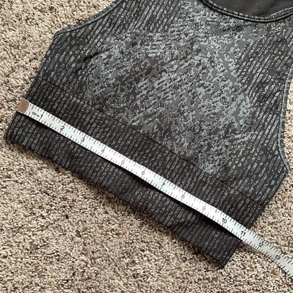 Lululemon Ebb to Train Bra High Necked Medium Support Bra - Picture 5 of 10